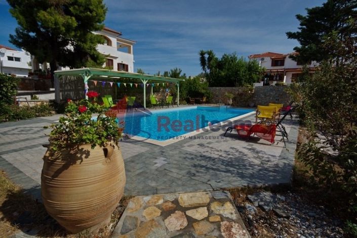 Image No.15-4 Bed Property for sale