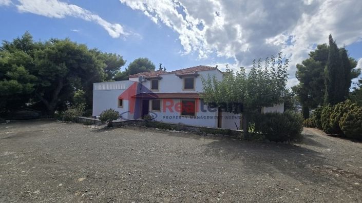 Image No.3-4 Bed Property for sale