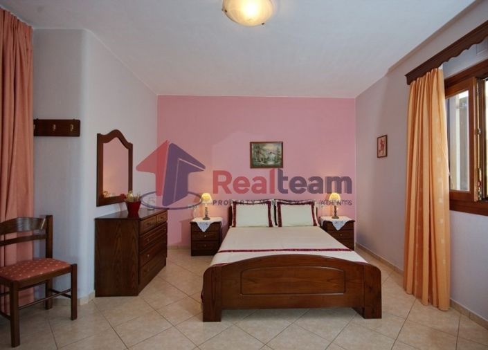 Image No.6-4 Bed Property for sale