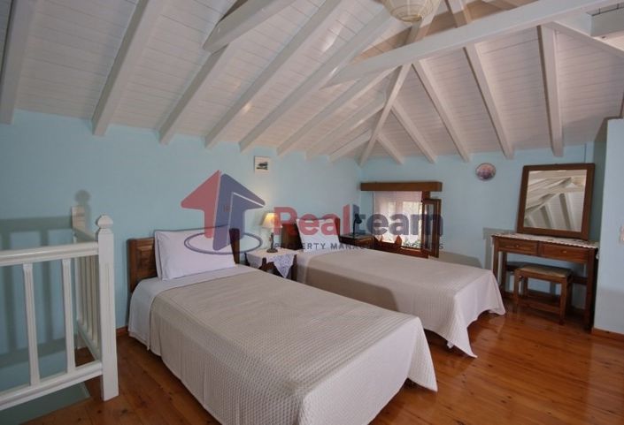 Image No.10-4 Bed Property for sale