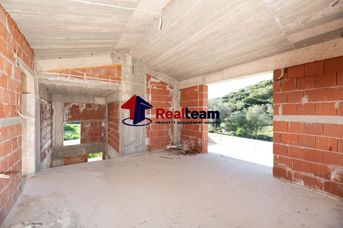 Image No.13-3 Bed Property for sale