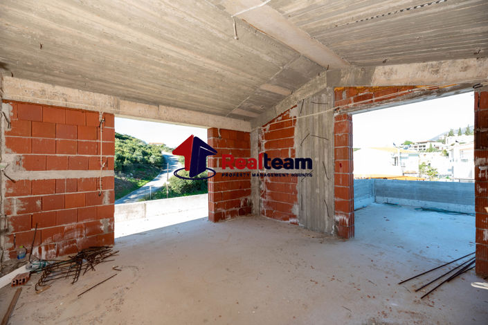 Image No.16-3 Bed Property for sale