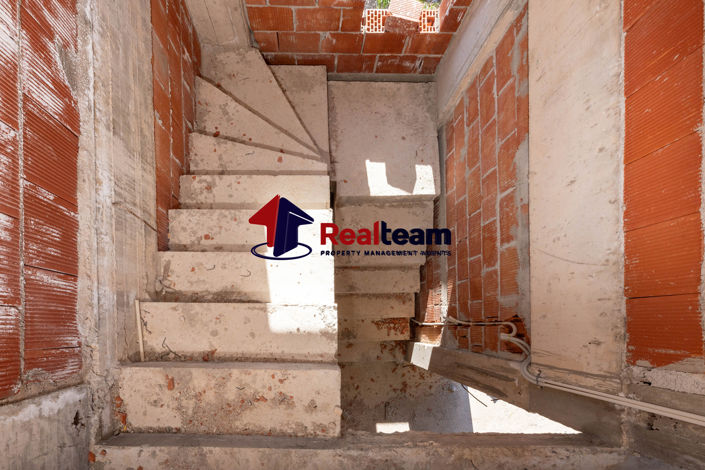 Image No.17-3 Bed Property for sale