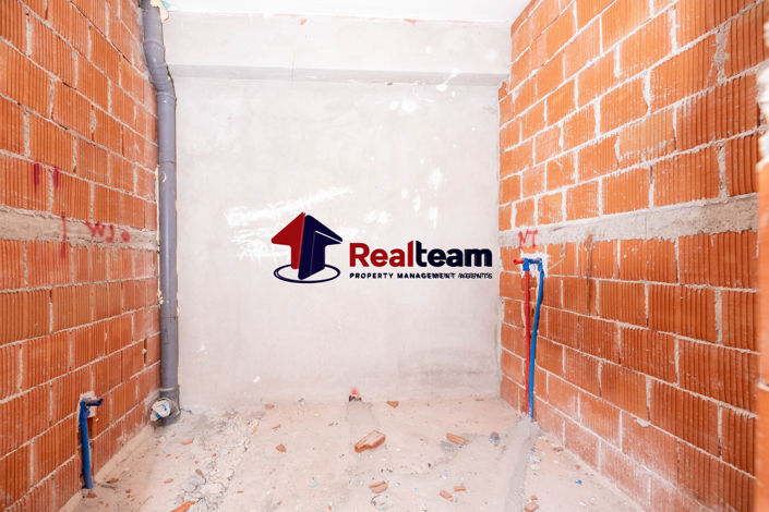 Image No.10-3 Bed Property for sale