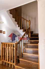 89f9f6c0945d4ac8b130a565d669d56a