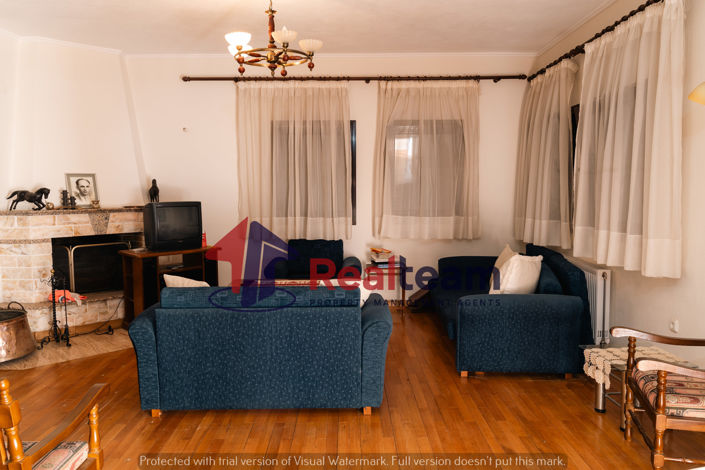 Image No.3-3 Bed Property for sale