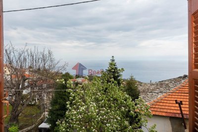 8ebe386527cb4ad3b04fae661e560285