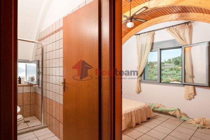 Image No.18-4 Bed Property for sale