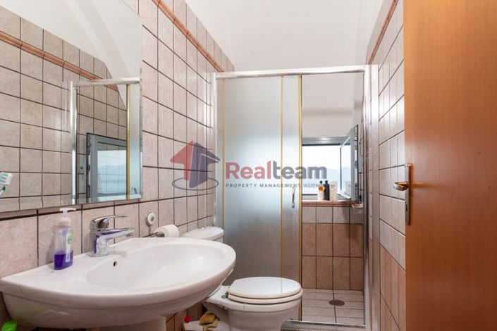 Image No.20-4 Bed Property for sale