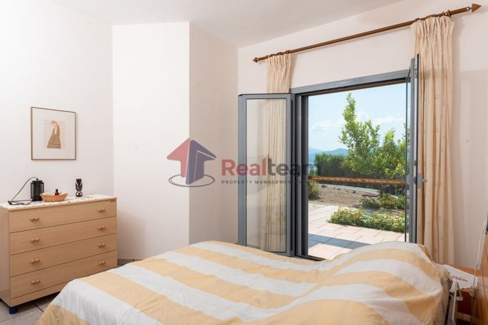 Image No.22-4 Bed Property for sale