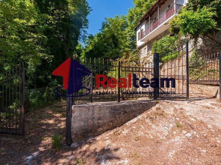 Image No.2-5 Bed Property for sale