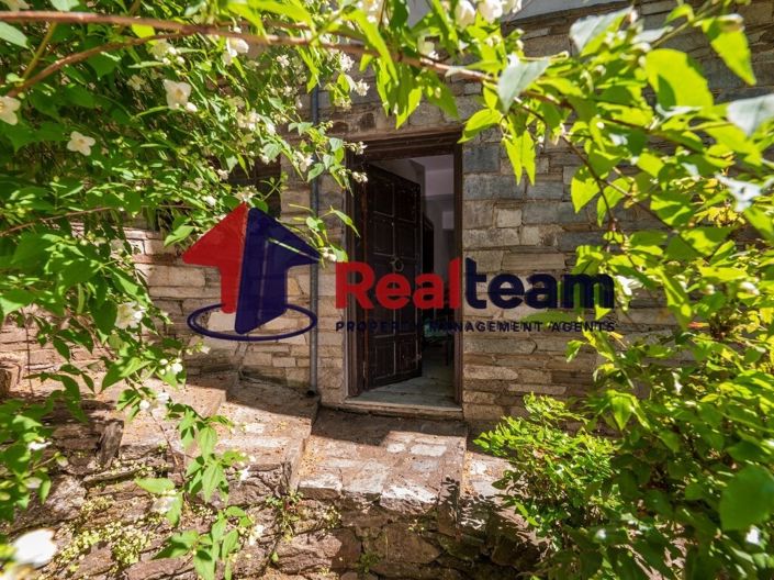 Image No.20-5 Bed Property for sale