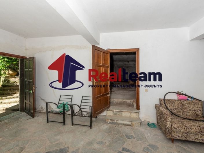 Image No.21-5 Bed Property for sale