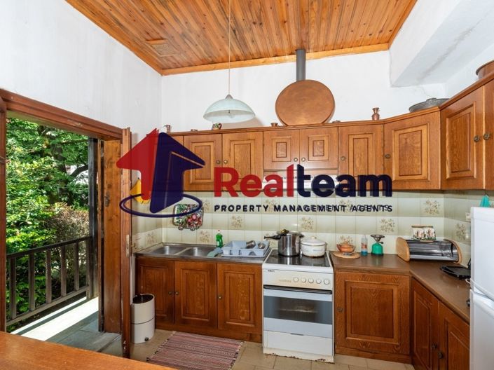 Image No.9-5 Bed Property for sale