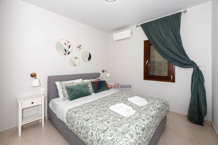 Image No.11-3 Bed Property for sale