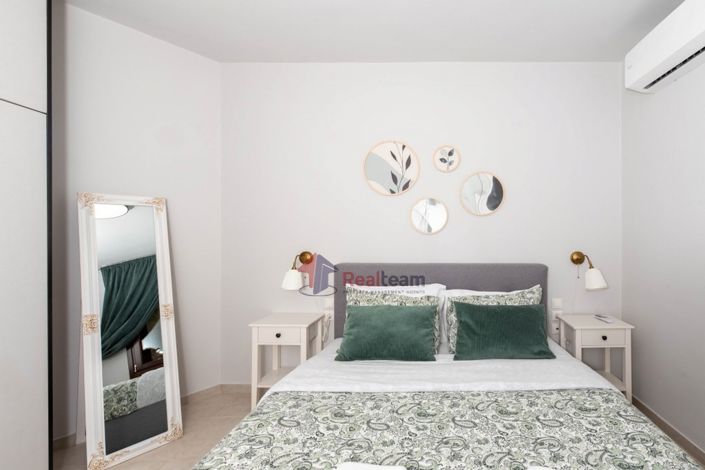 Image No.12-3 Bed Property for sale