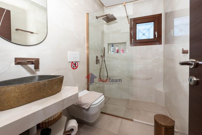 Image No.15-3 Bed Property for sale