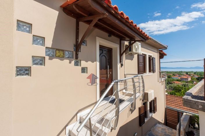 Image No.26-3 Bed Property for sale