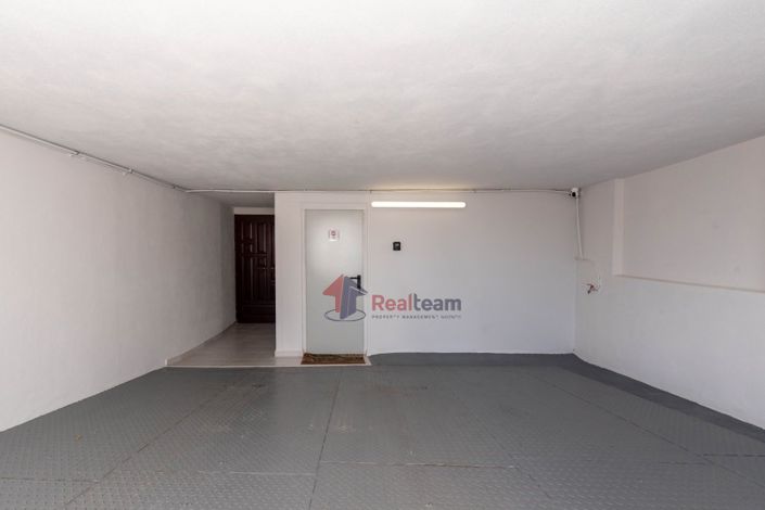 Image No.28-3 Bed Property for sale