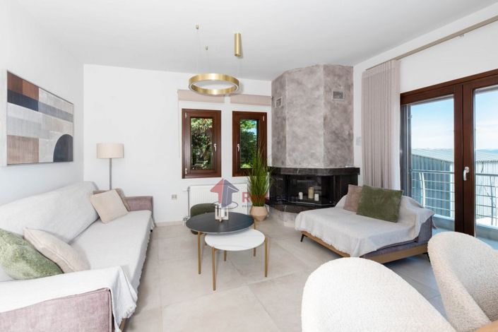 Image No.3-3 Bed Property for sale