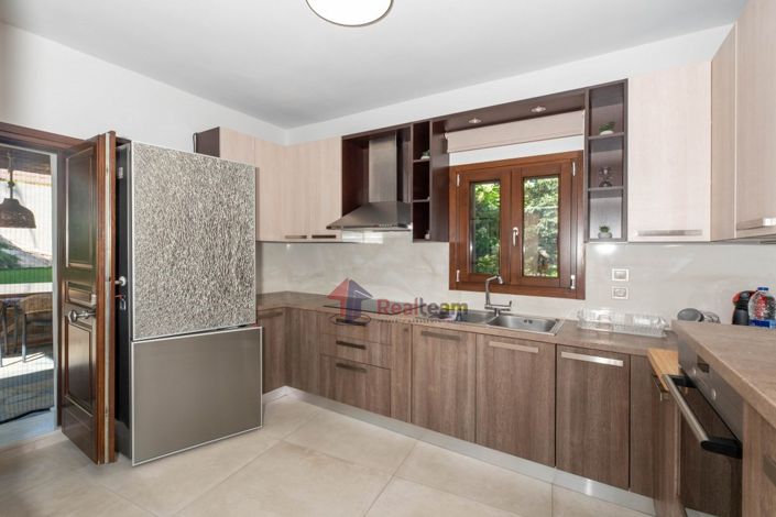 Image No.6-3 Bed Property for sale