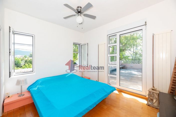 Image No.15-5 Bed Property for sale