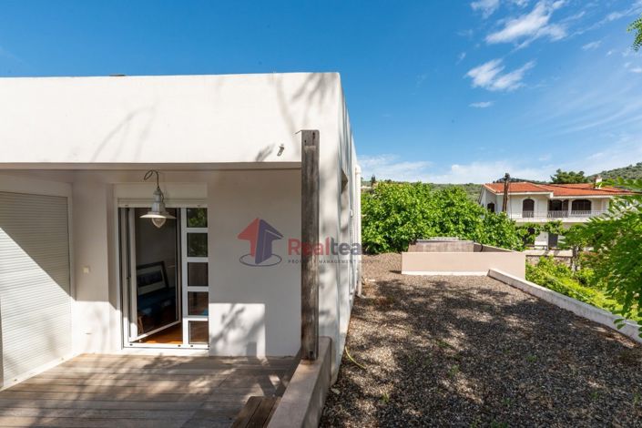 Image No.20-5 Bed Property for sale