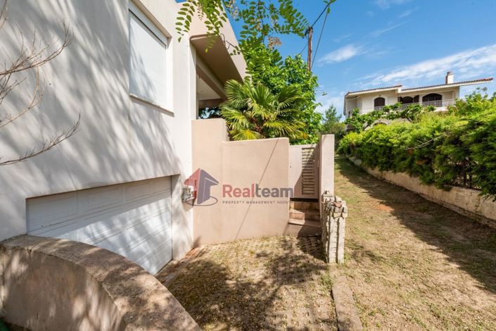 Image No.22-5 Bed Property for sale