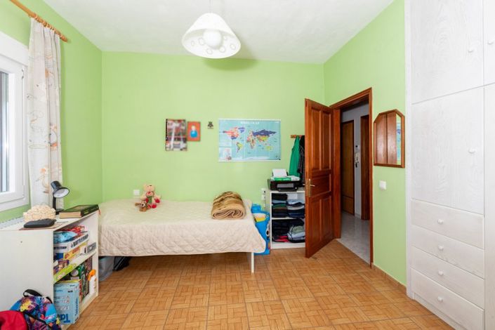 Image No.11-4 Bed Property for sale