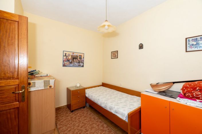 Image No.21-4 Bed Property for sale
