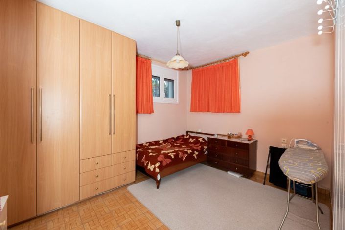 Image No.22-4 Bed Property for sale
