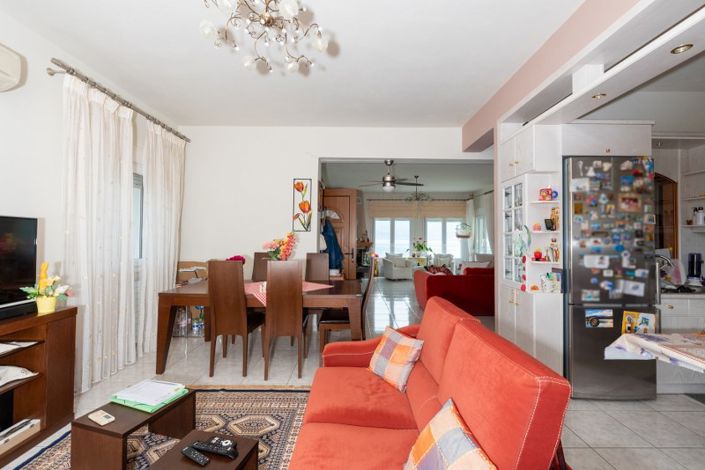 Image No.4-4 Bed Property for sale