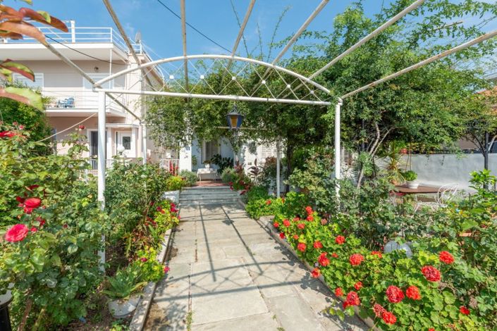 Image No.2-2 Bed Property for sale