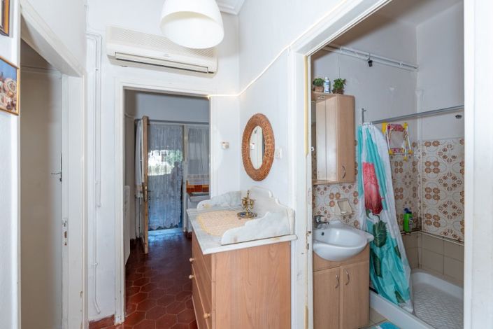 Image No.20-2 Bed Property for sale