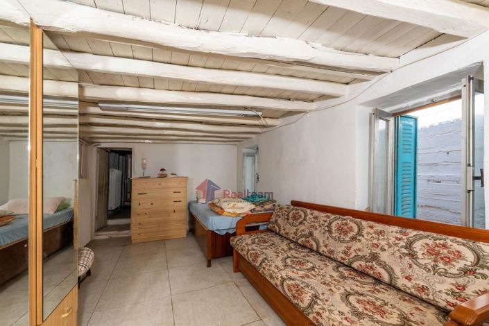 Image No.11-2 Bed Property for sale