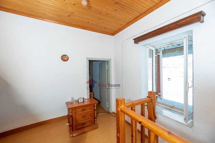 Image No.17-2 Bed Property for sale