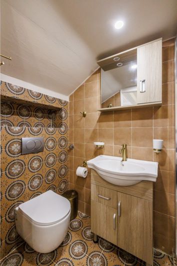 Image No.10-2 Bed Property for sale