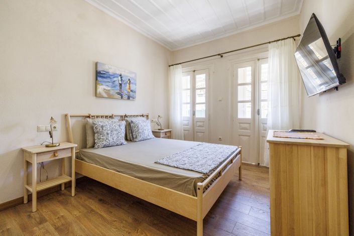 Image No.18-2 Bed Property for sale