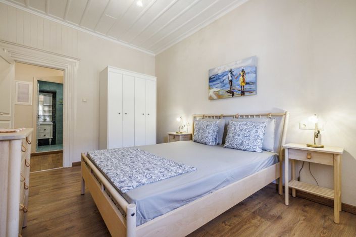 Image No.19-2 Bed Property for sale