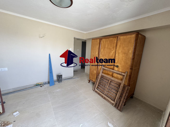 Image No.15-3 Bed Property for sale
