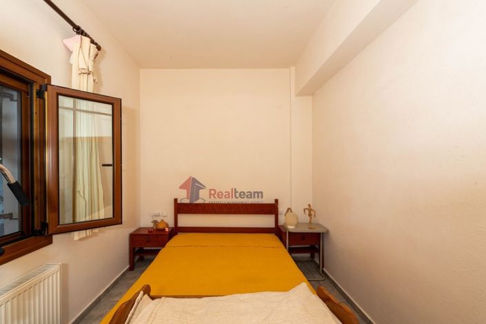 Image No.11-3 Bed Property for sale