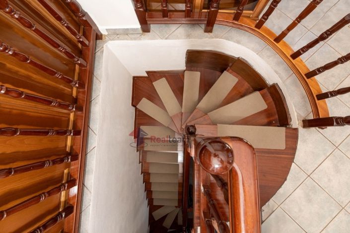 Image No.12-3 Bed Property for sale