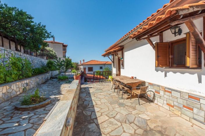 Image No.26-3 Bed Property for sale