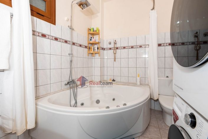 Image No.8-3 Bed Property for sale