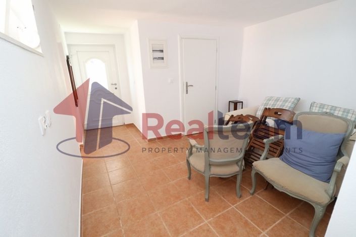 Image No.13-1 Bed Property for sale