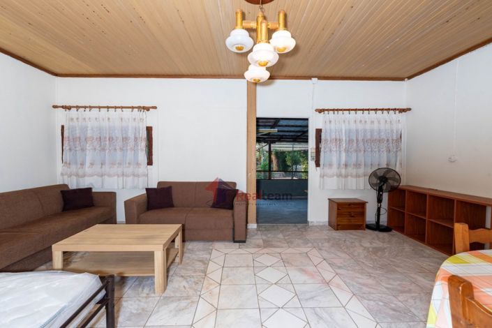 Image No.19-3 Bed Property for sale