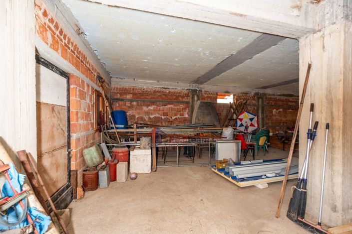 Image No.9-3 Bed Property for sale