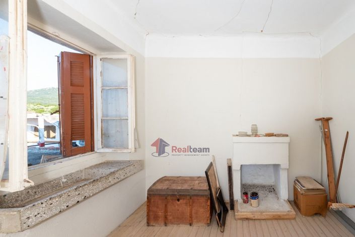 Image No.18-2 Bed Property for sale
