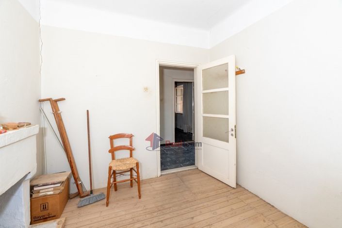 Image No.19-2 Bed Property for sale