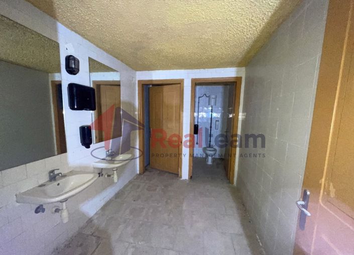 Image No.28-4 Bed Property for sale